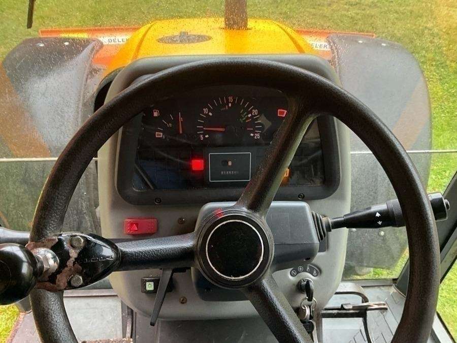 1999 Massey Ferguson 4225 Tractor with folding plough - Image 47