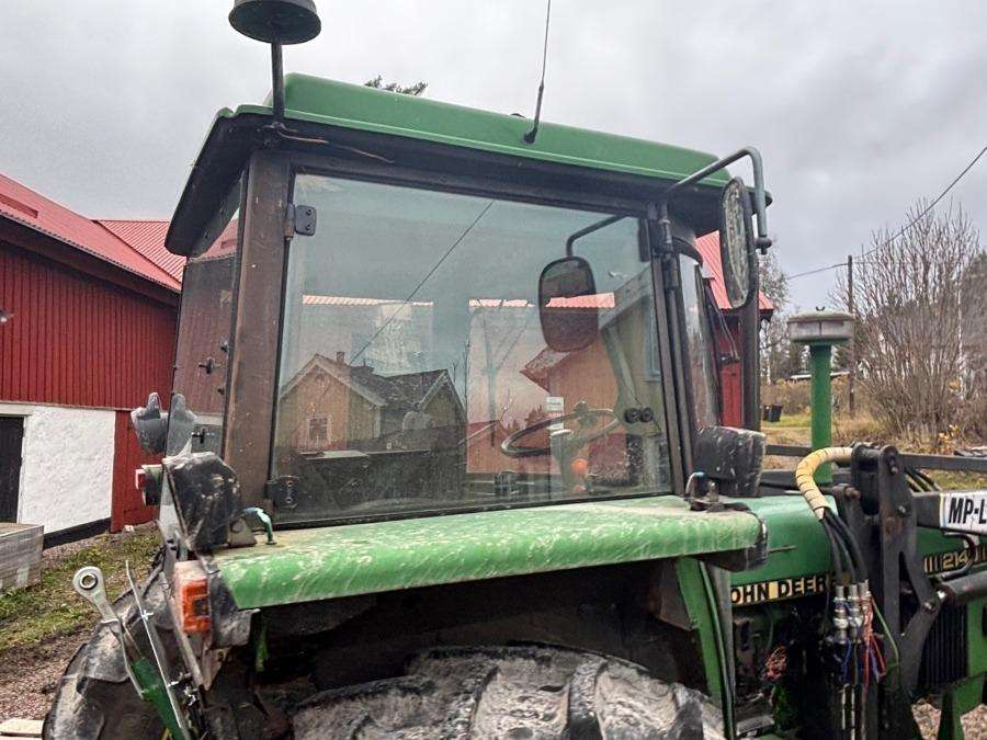 1997 John Deere 2140 tractor with loader - Image 47