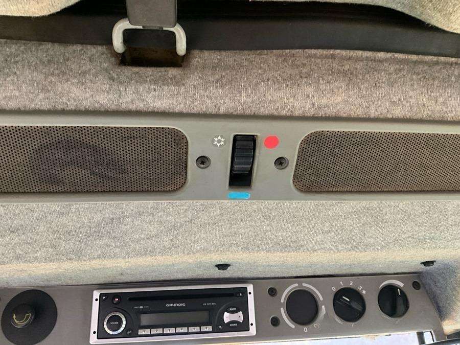 1999 Massey Ferguson 4225 Tractor with folding plough - Image 48