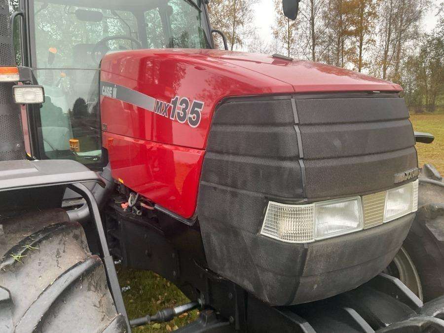 2002 Case IH Maxxum MX135 Tractor - Image 49