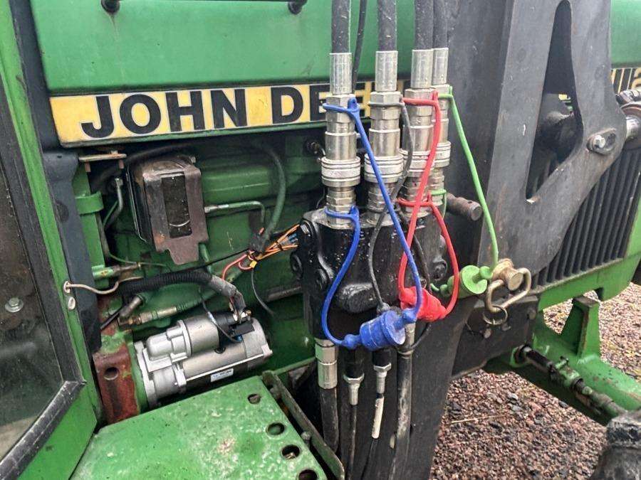 1997 John Deere 2140 tractor with loader - Image 49