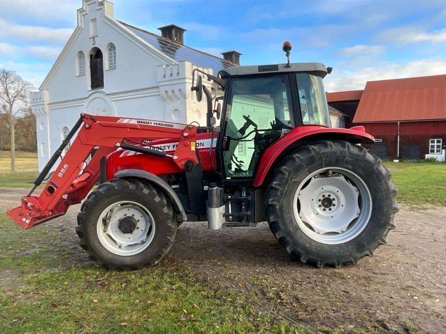 2006 Massey Ferguson 5465 Tractor with loader - Image 6