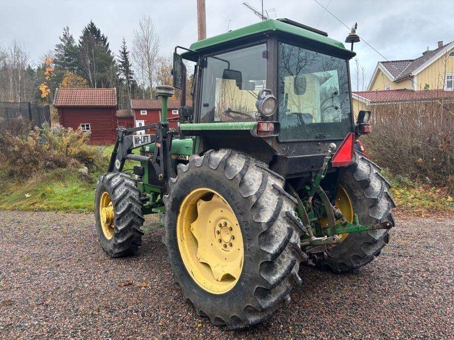 1997 John Deere 2140 tractor with loader - Image 6