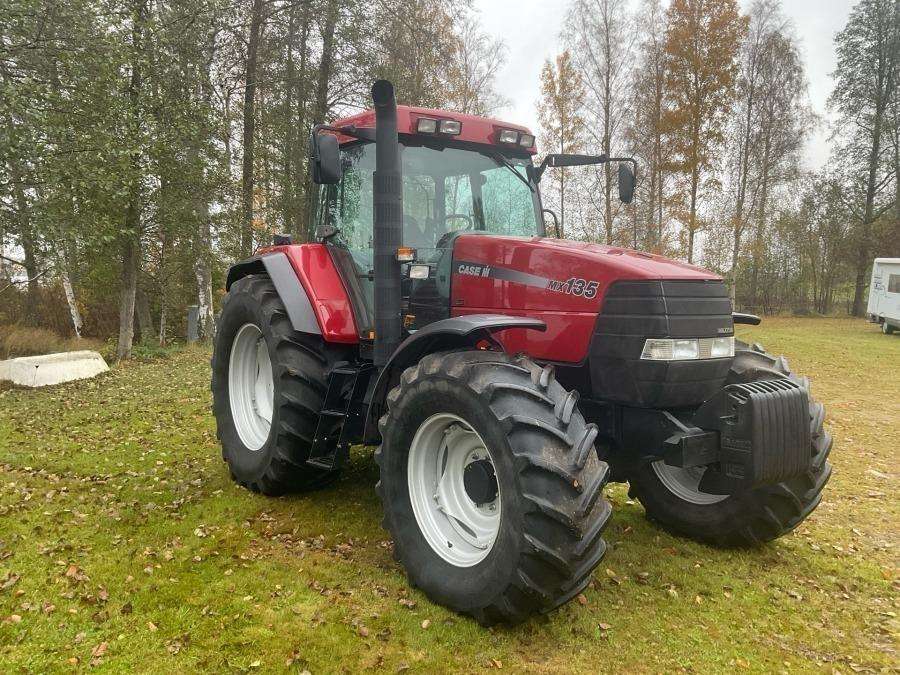 2002 Case IH Maxxum MX135 Tractor - Image 7