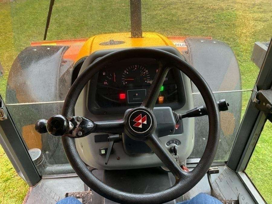 1999 Massey Ferguson 4225 Tractor with folding plough - Image 51