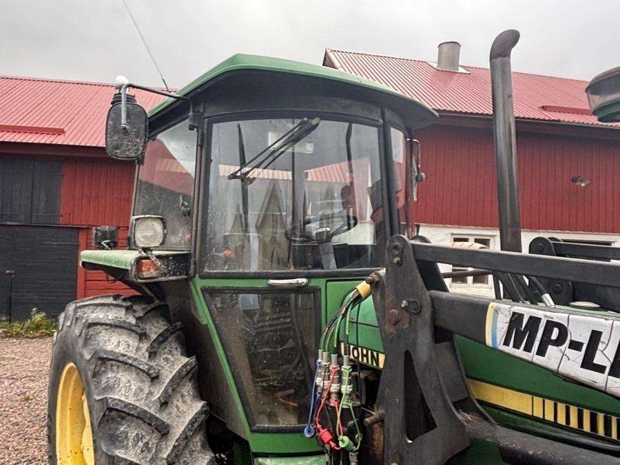 1997 John Deere 2140 tractor with loader - Image 53