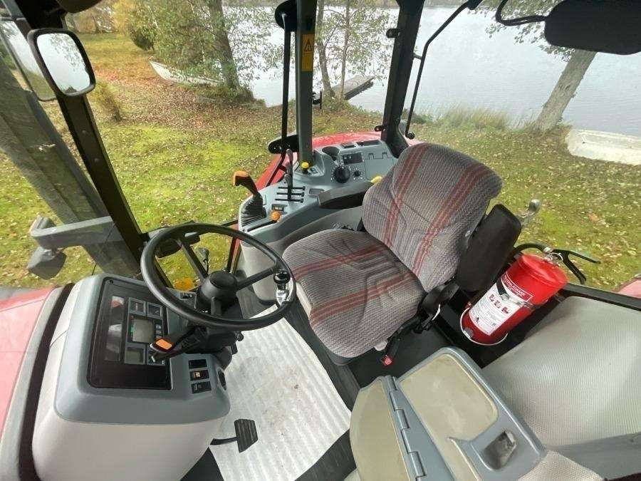 2002 Case IH Maxxum MX135 Tractor - Image 56