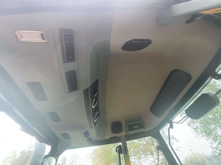 2002 Case IH Maxxum MX135 Tractor - Image 57