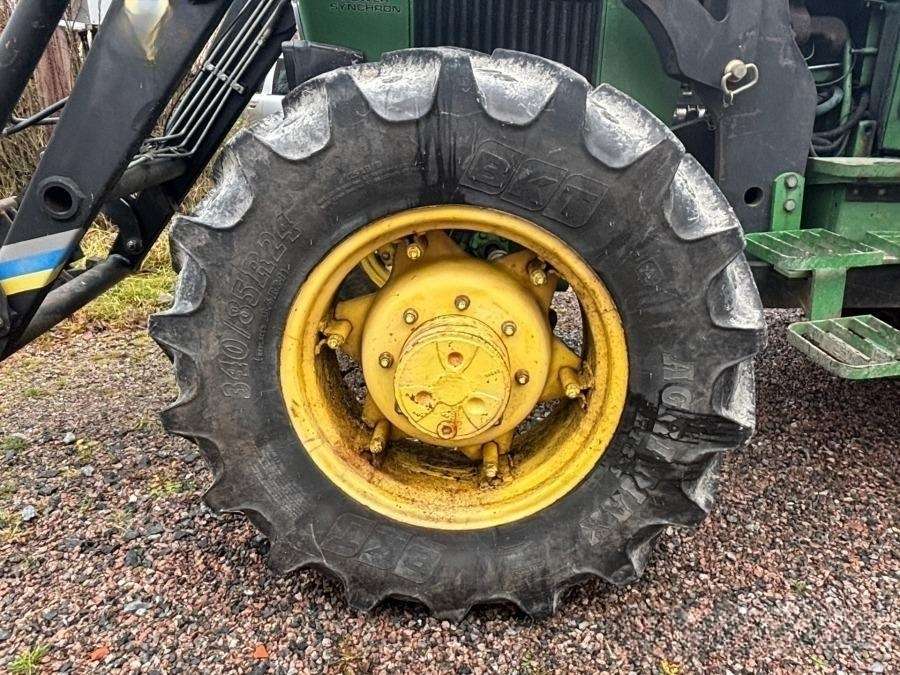 1997 John Deere 2140 tractor with loader - Image 57
