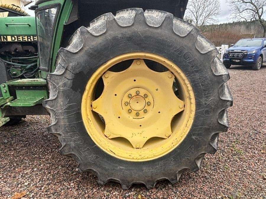 1997 John Deere 2140 tractor with loader - Image 59