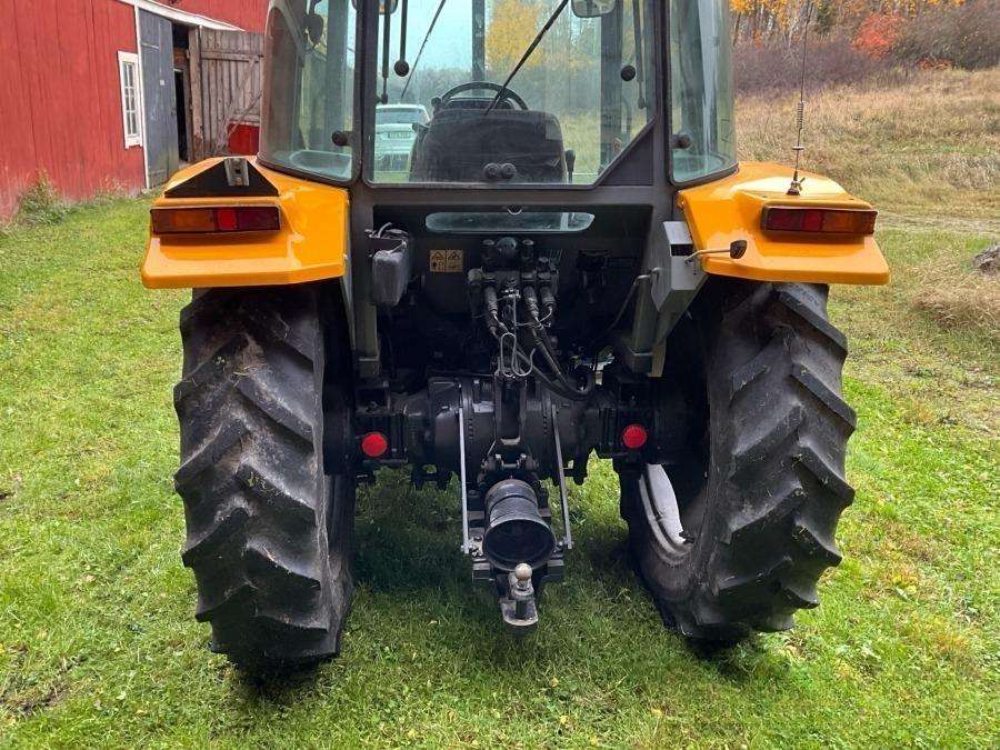 1999 Massey Ferguson 4225 Tractor with folding plough - Image 7