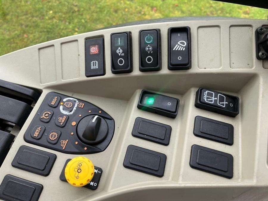 2016 John Deere 4066R tractor with loader and attachments - Image 60