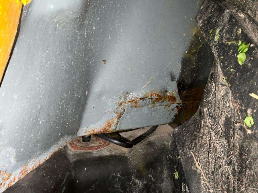 1999 Massey Ferguson 4225 Tractor with folding plough - Image 60