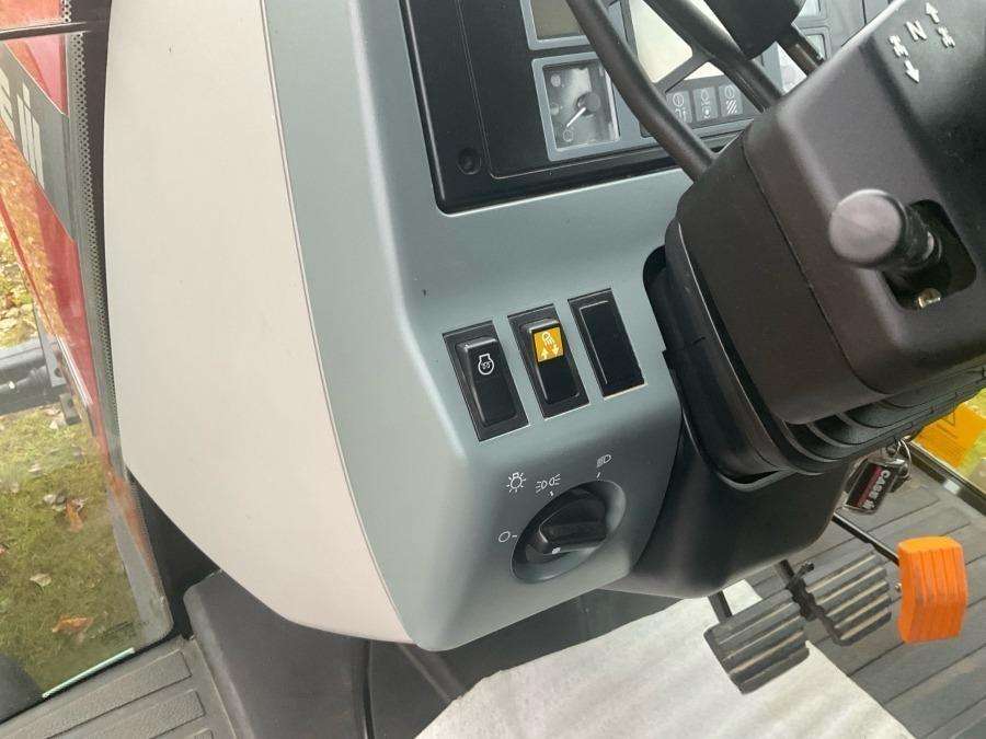 2002 Case IH Maxxum MX135 Tractor - Image 64