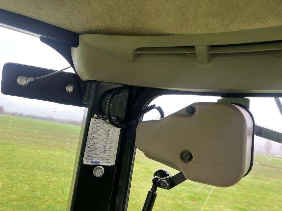 2016 John Deere 4066R tractor with loader and attachments - Image 63