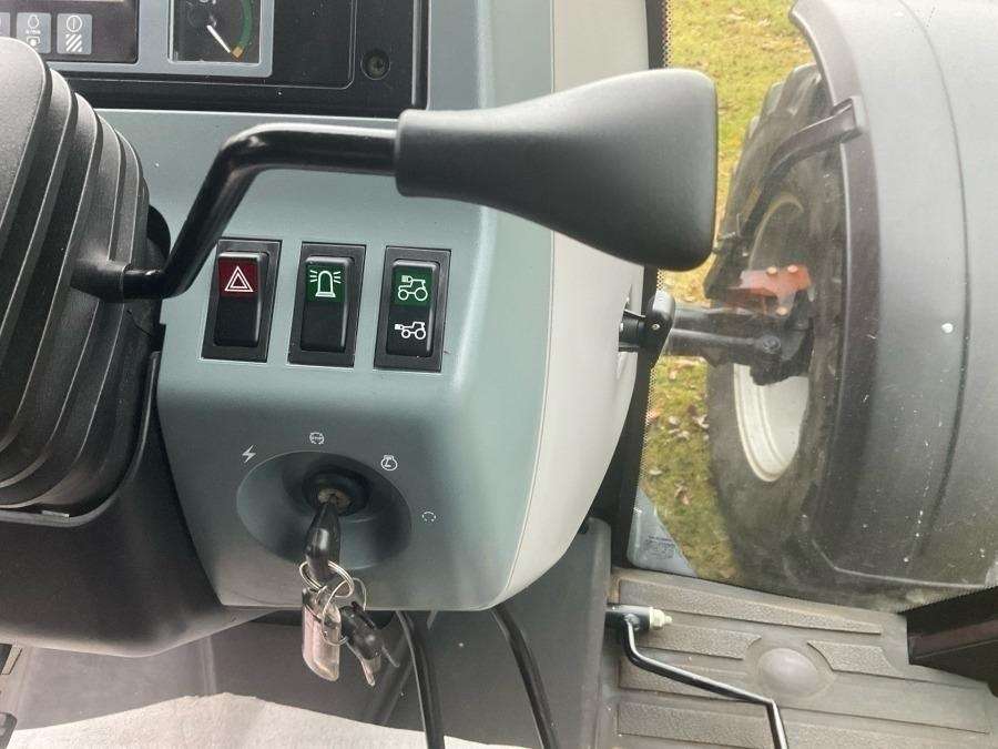 2002 Case IH Maxxum MX135 Tractor - Image 65