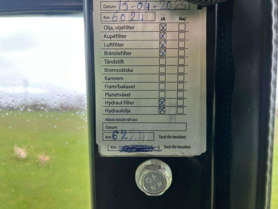 2016 John Deere 4066R tractor with loader and attachments - Image 64