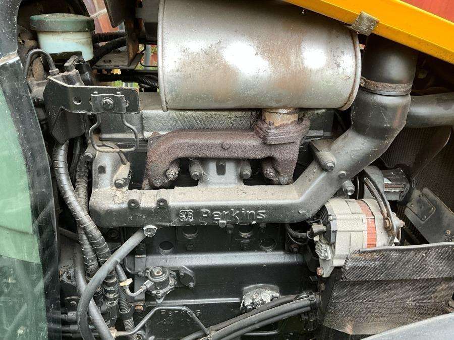 1999 Massey Ferguson 4225 Tractor with folding plough - Image 67