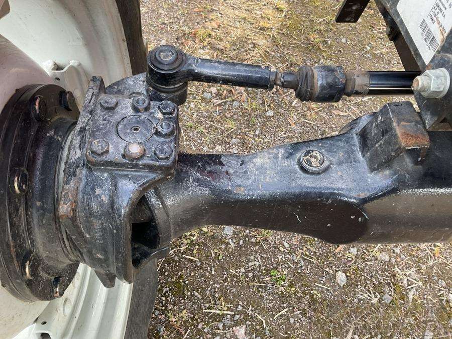 2001 Valtra 700-4 Tractor with loader - Image 66