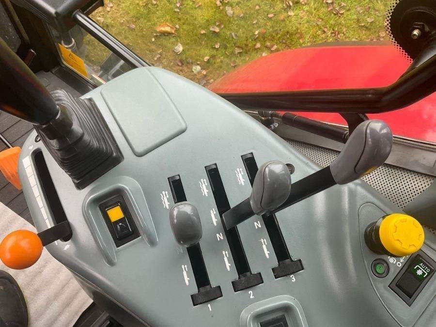 2002 Case IH Maxxum MX135 Tractor - Image 69