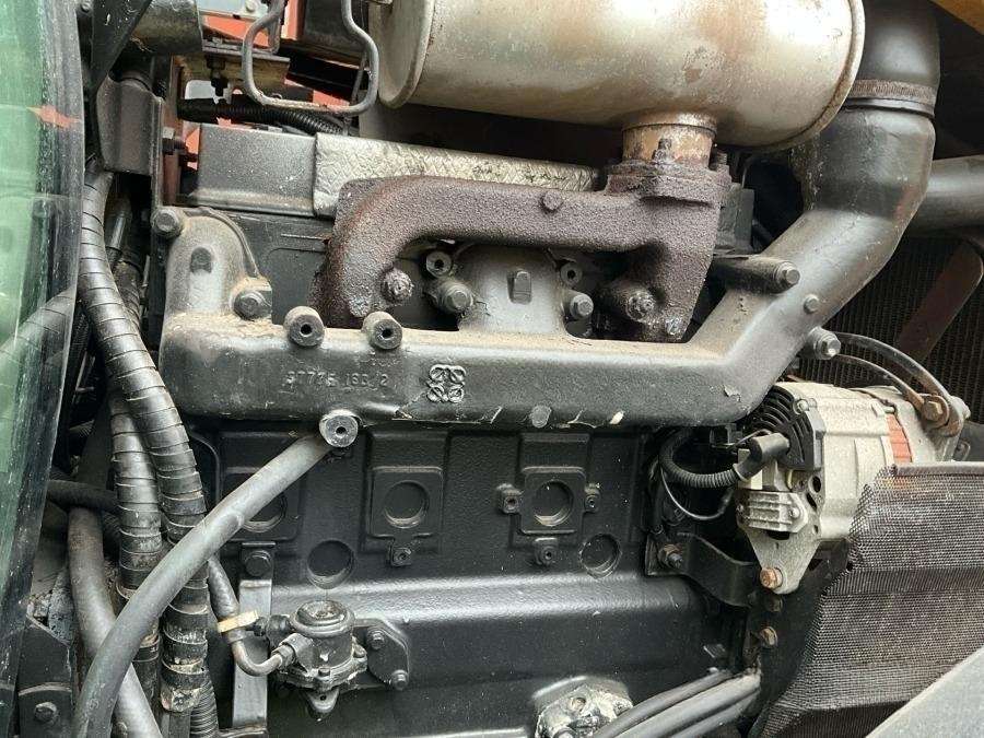 1999 Massey Ferguson 4225 Tractor with folding plough - Image 68