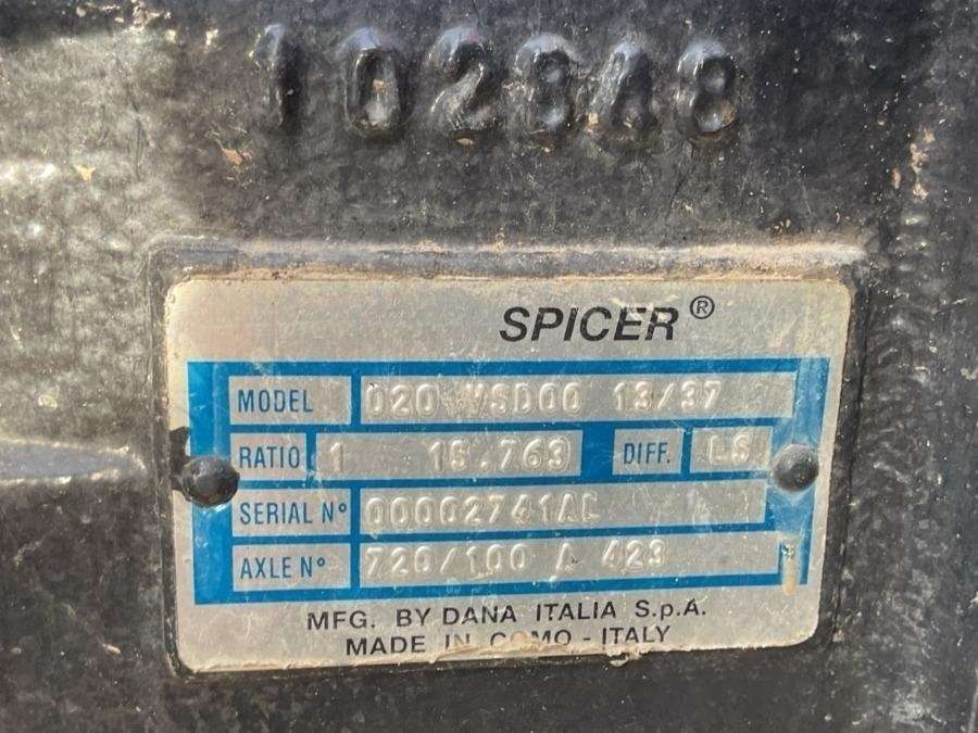 2001 Valtra 700-4 Tractor with loader - Image 68