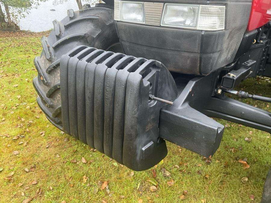 2002 Case IH Maxxum MX135 Tractor - Image 9