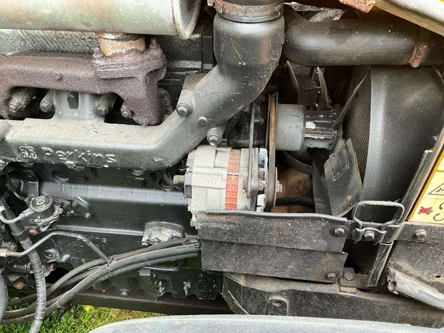 1999 Massey Ferguson 4225 Tractor with folding plough - Image 70