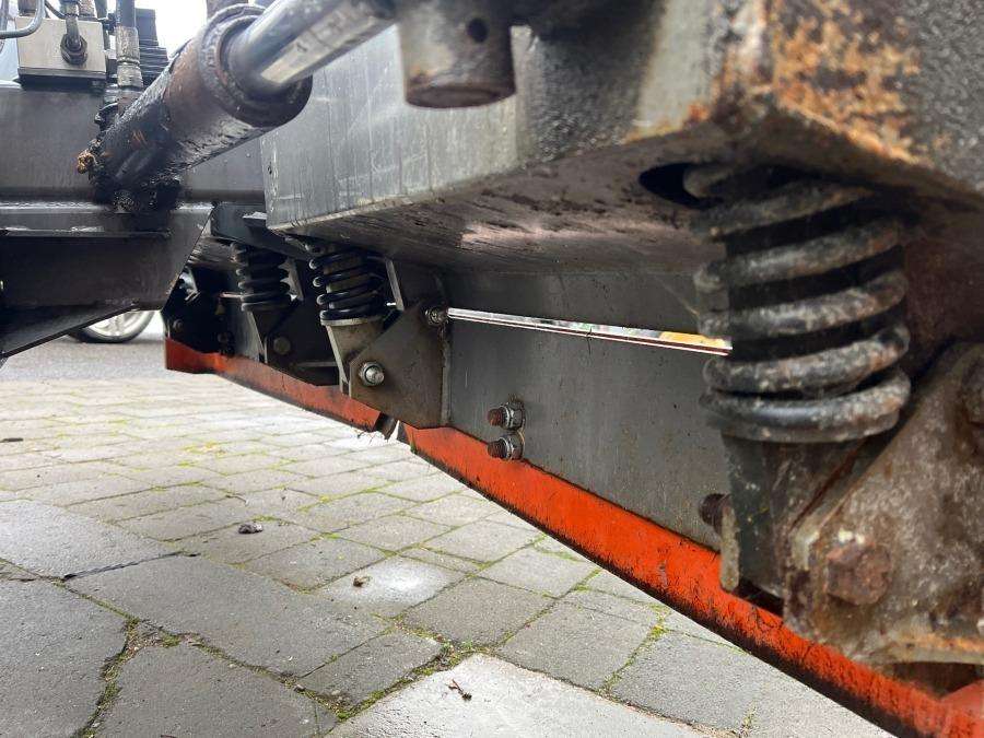 2016 John Deere 4066R tractor with loader and attachments - Image 78