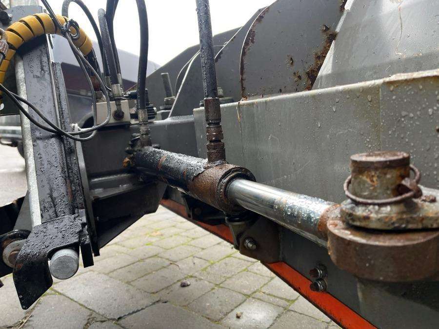 2016 John Deere 4066R tractor with loader and attachments - Image 79