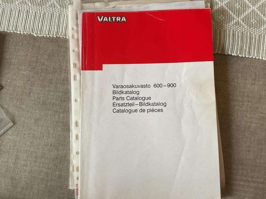 2001 Valtra 700-4 Tractor with loader - Image 79