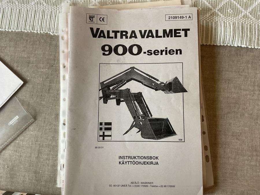 2001 Valtra 700-4 Tractor with loader - Image 81