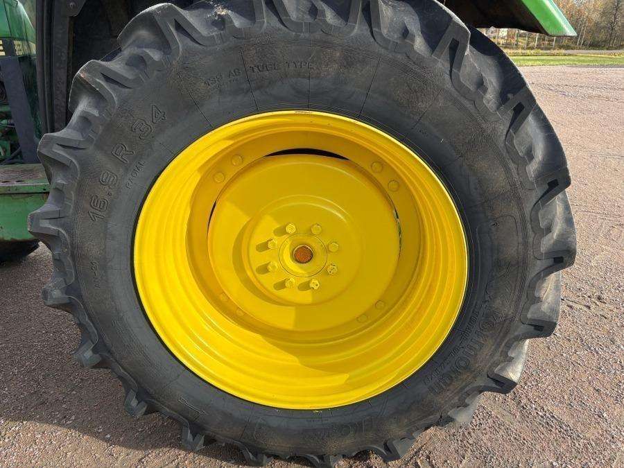 1987 John Deere 2450 Traktor - Image 10