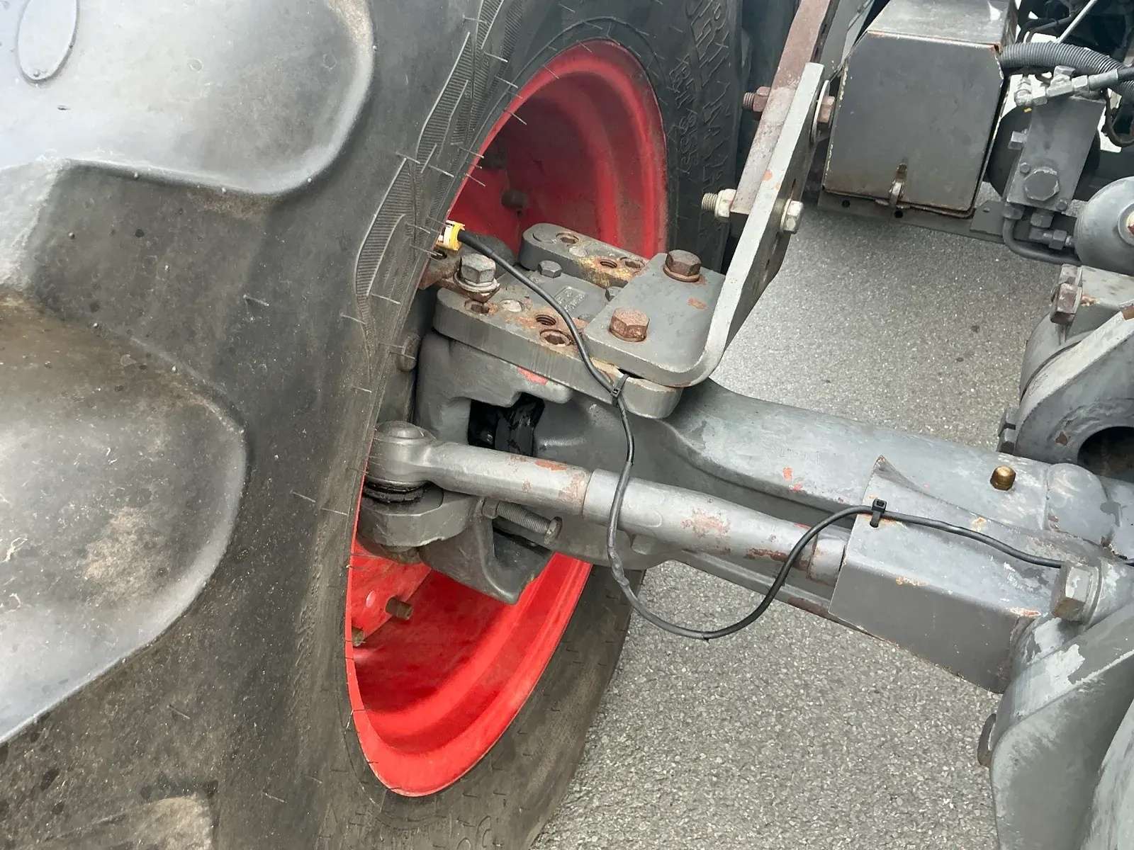 1998 Fendt 308 Turbomatik All-Wheel Drive Tractor - Image 11