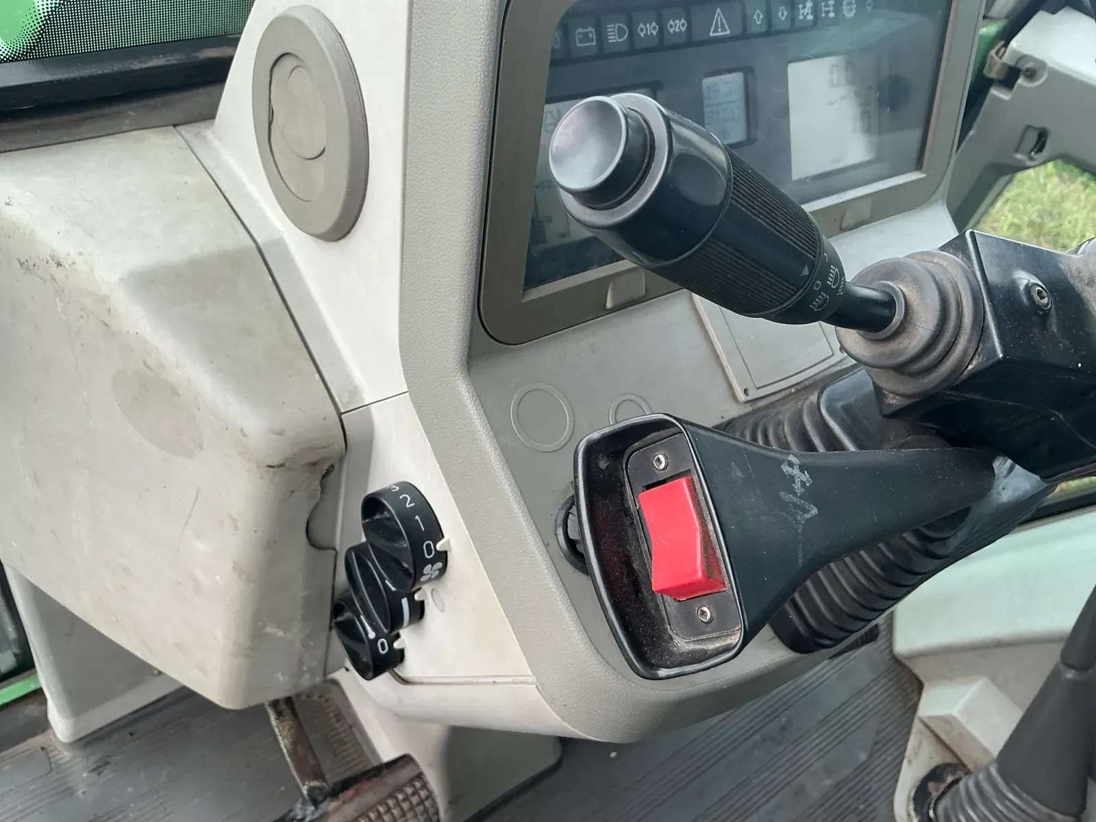 1998 Fendt 308 Turbomatik All-Wheel Drive Tractor - Image 28