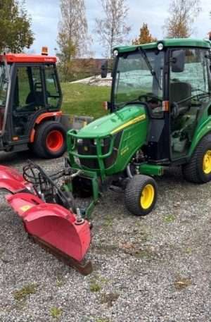 2013 John Deere 1026R tractor with loader