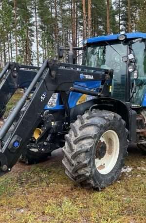 2012 New Holland T6070 Elite Tractor with loader
