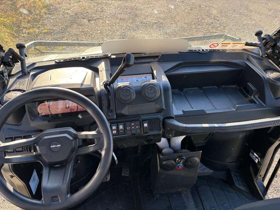 2021 Can-Am Traxter XU HD9 SSV - Image 11