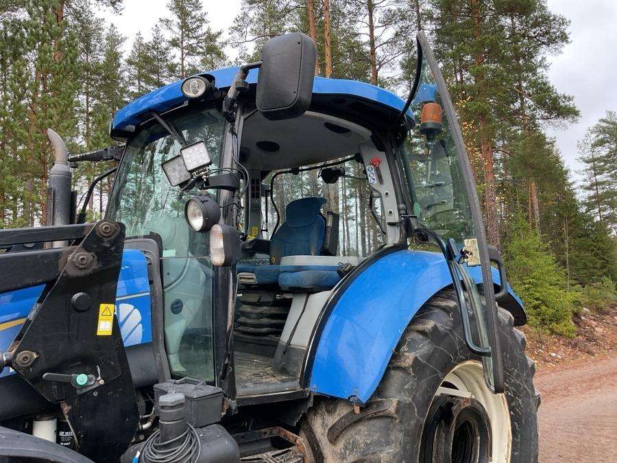 2012 New Holland T6070 Elite Tractor with loader - Image 11