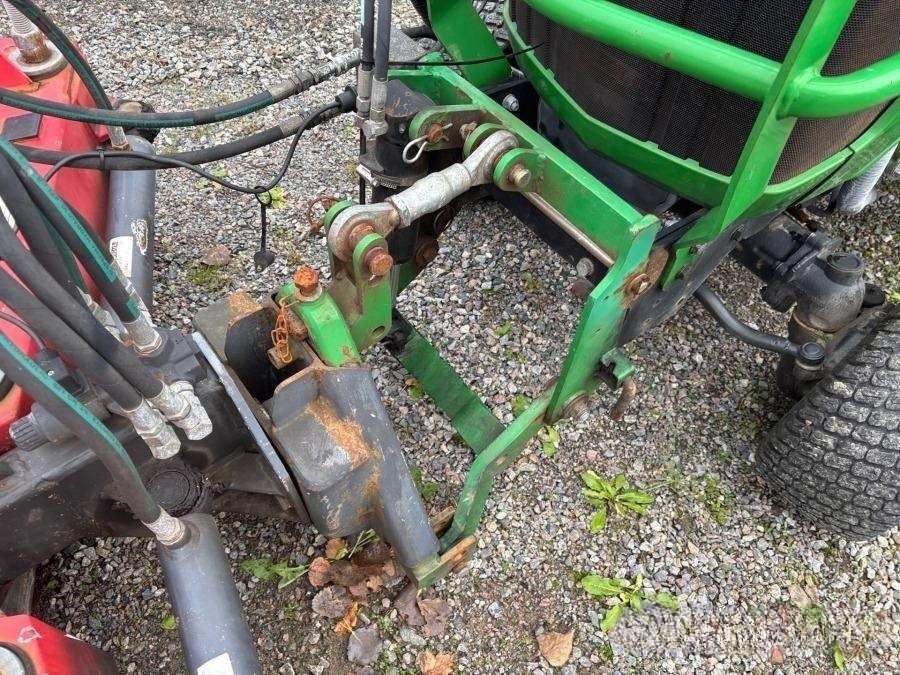 2013 John Deere 1026R tractor with loader - Image 12
