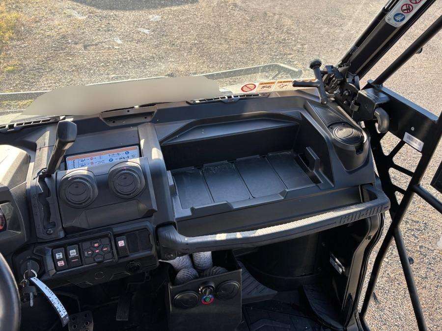 2021 Can-Am Traxter XU HD9 SSV - Image 12