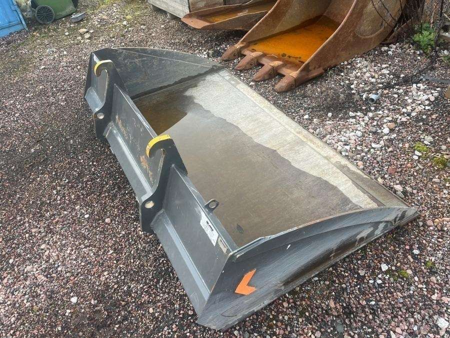 2023 Kramer 8085 Wheel loader Plow equipped - Image 13