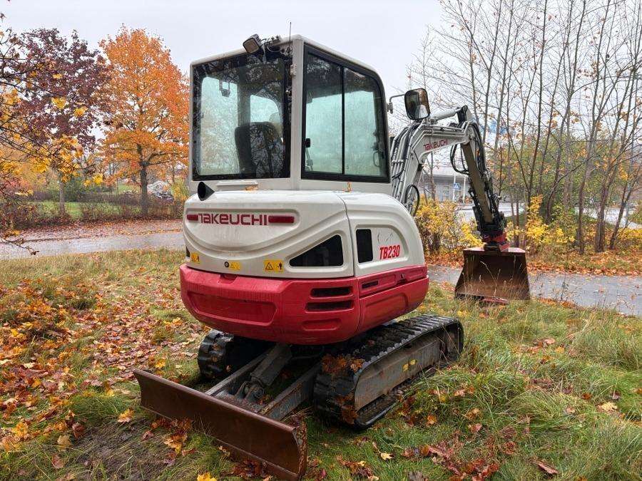 2021 Takeuchi TB 230 Excavator with rototilt & attachments - Image 14