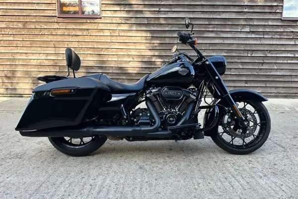 2022 HARLEY-DAVIDSON ROAD KING