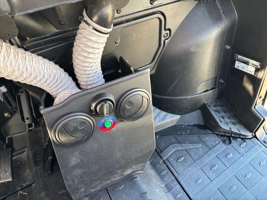 2021 Can-Am Traxter XU HD9 SSV - Image 16