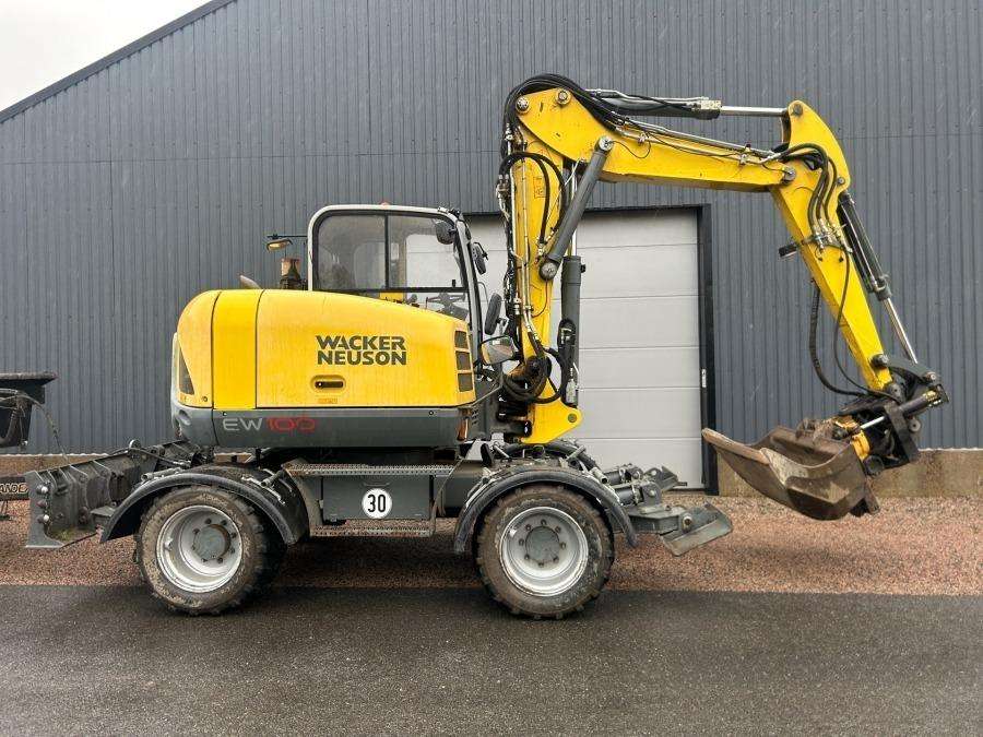 2017 Wacker Neuson EW100 Excavator with trolley - Image 17