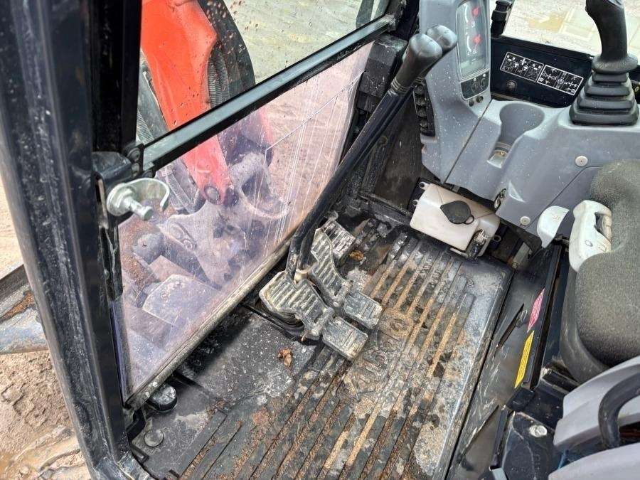 2019 Kubota U27-4 HI Excavator with trailer - Image 18