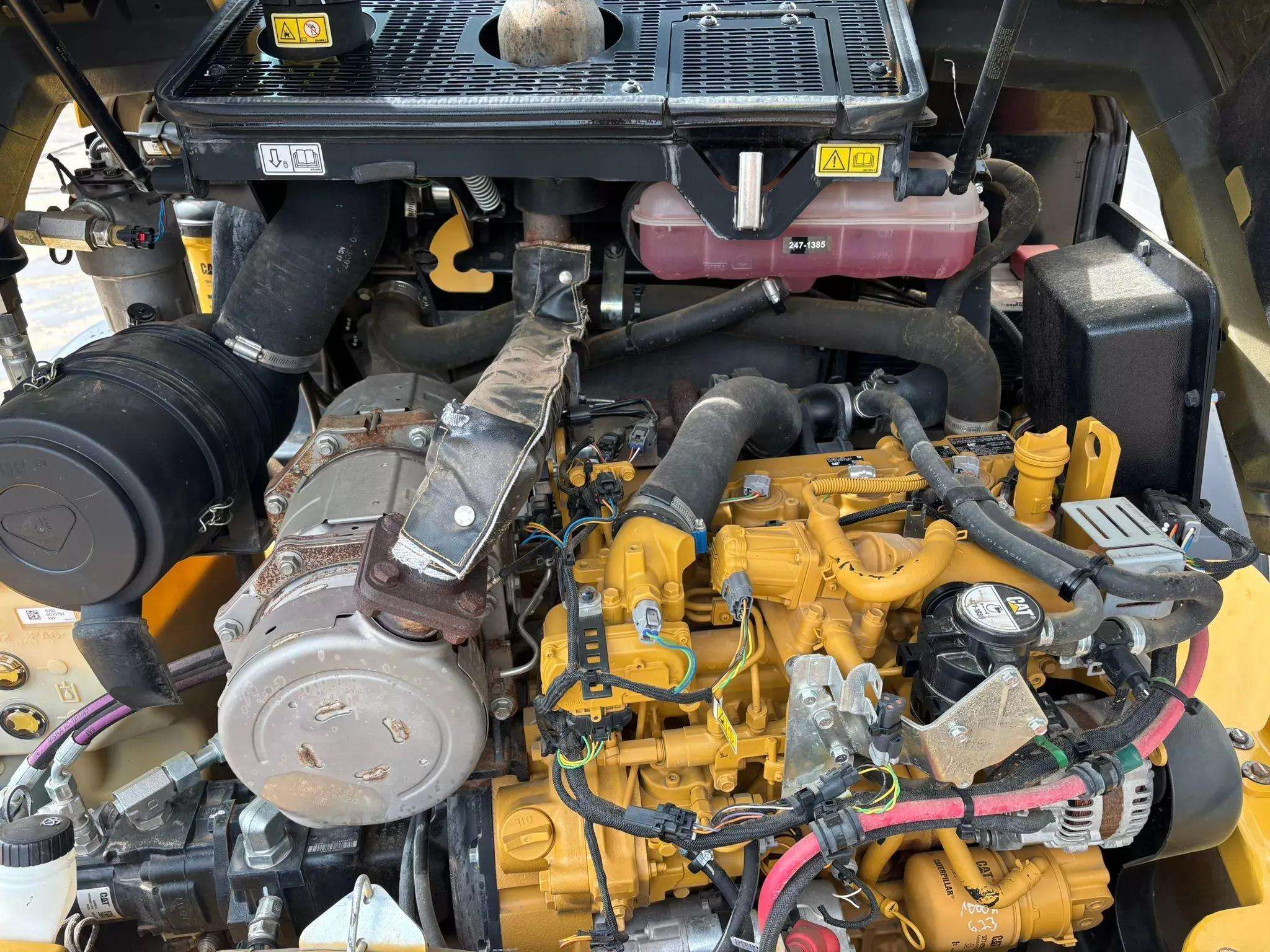 2022 Caterpillar 908M Loader - Image 17