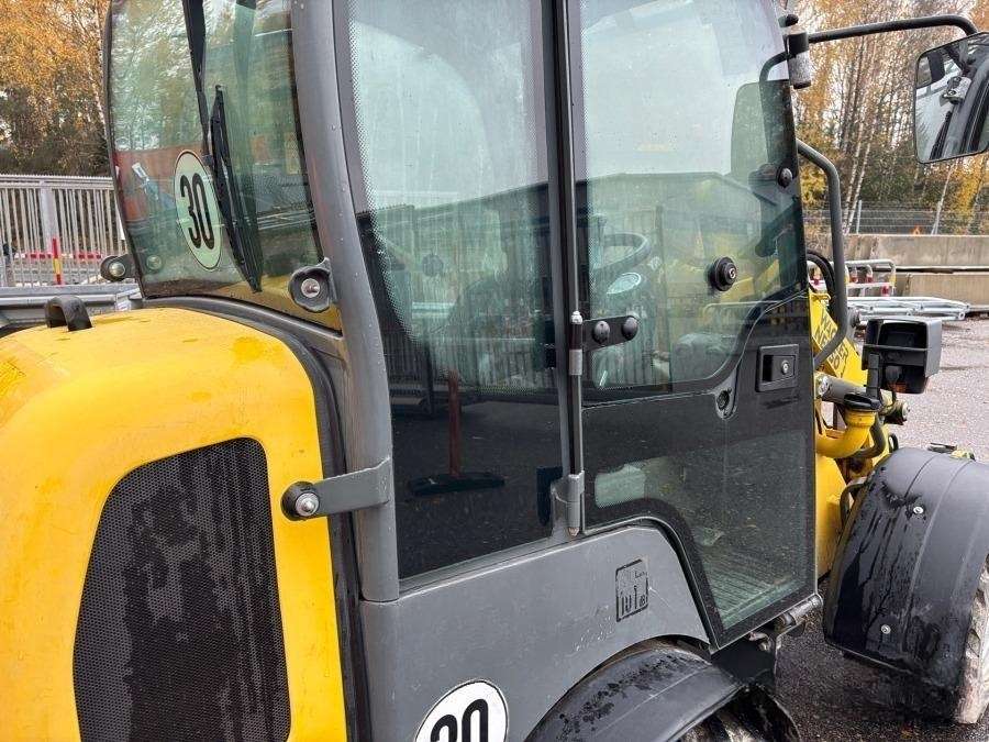 2016 Wacker Neuson WL25 Loader with bucket and forks - Image 19