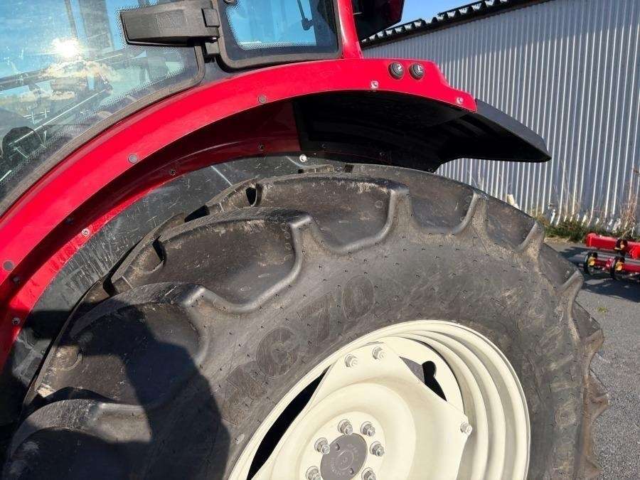 2021 Valtra A75 Tractor with loader - Image 19